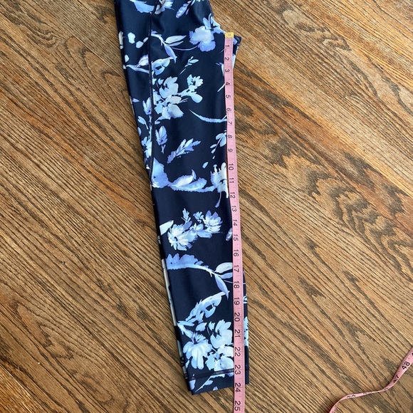 Athleta leggings - Picture 7 of 8